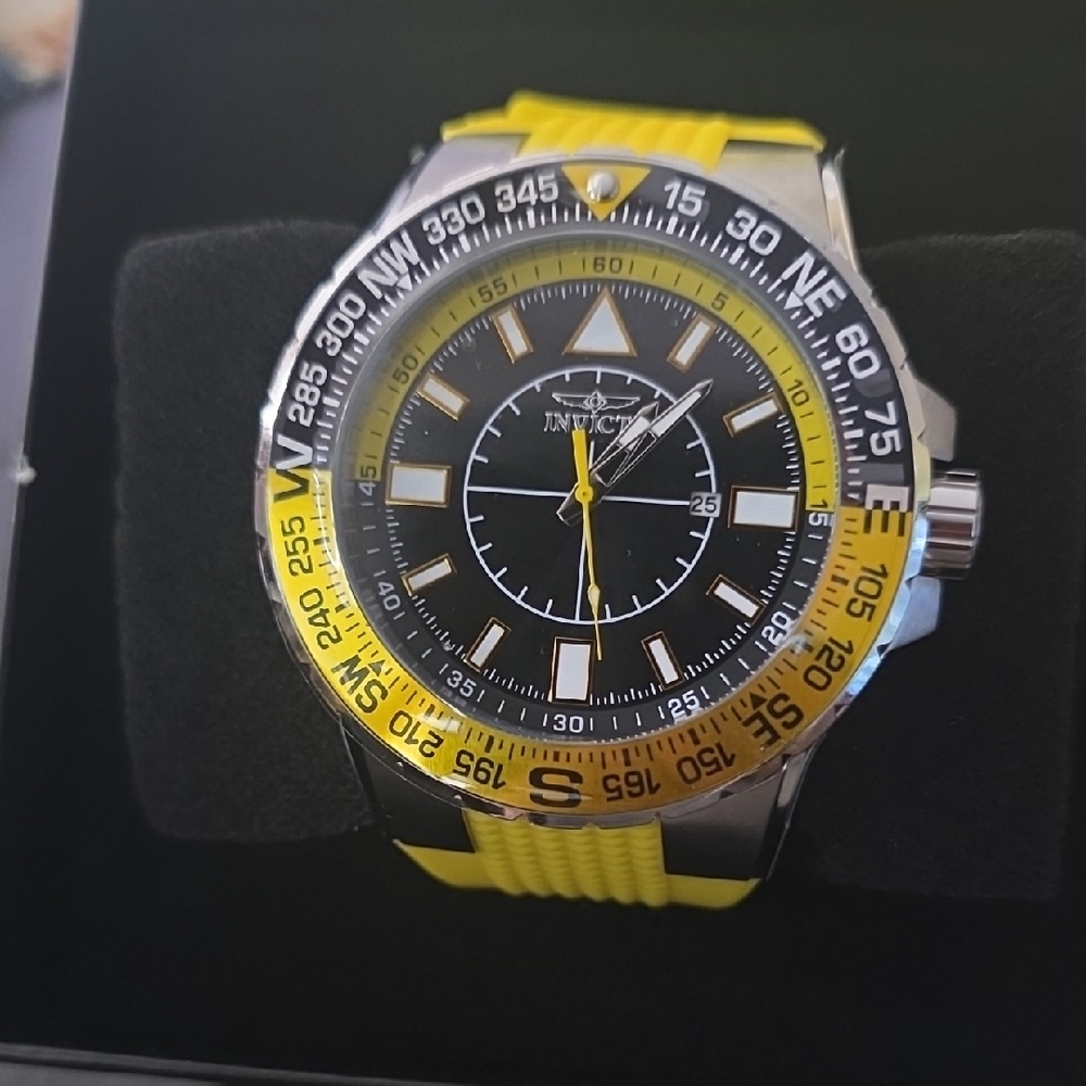 Invicta Aviator Skyshock men's watch 54mm Men's Yellow and Black Watch